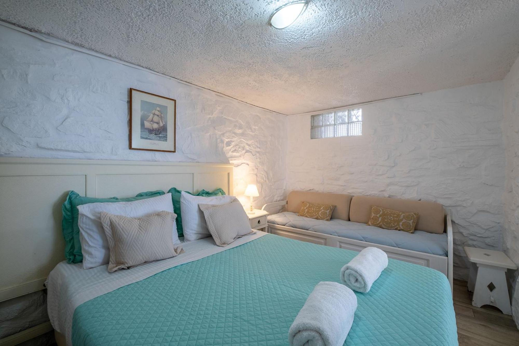 3 Paros All Season Villas Buitenkant foto
